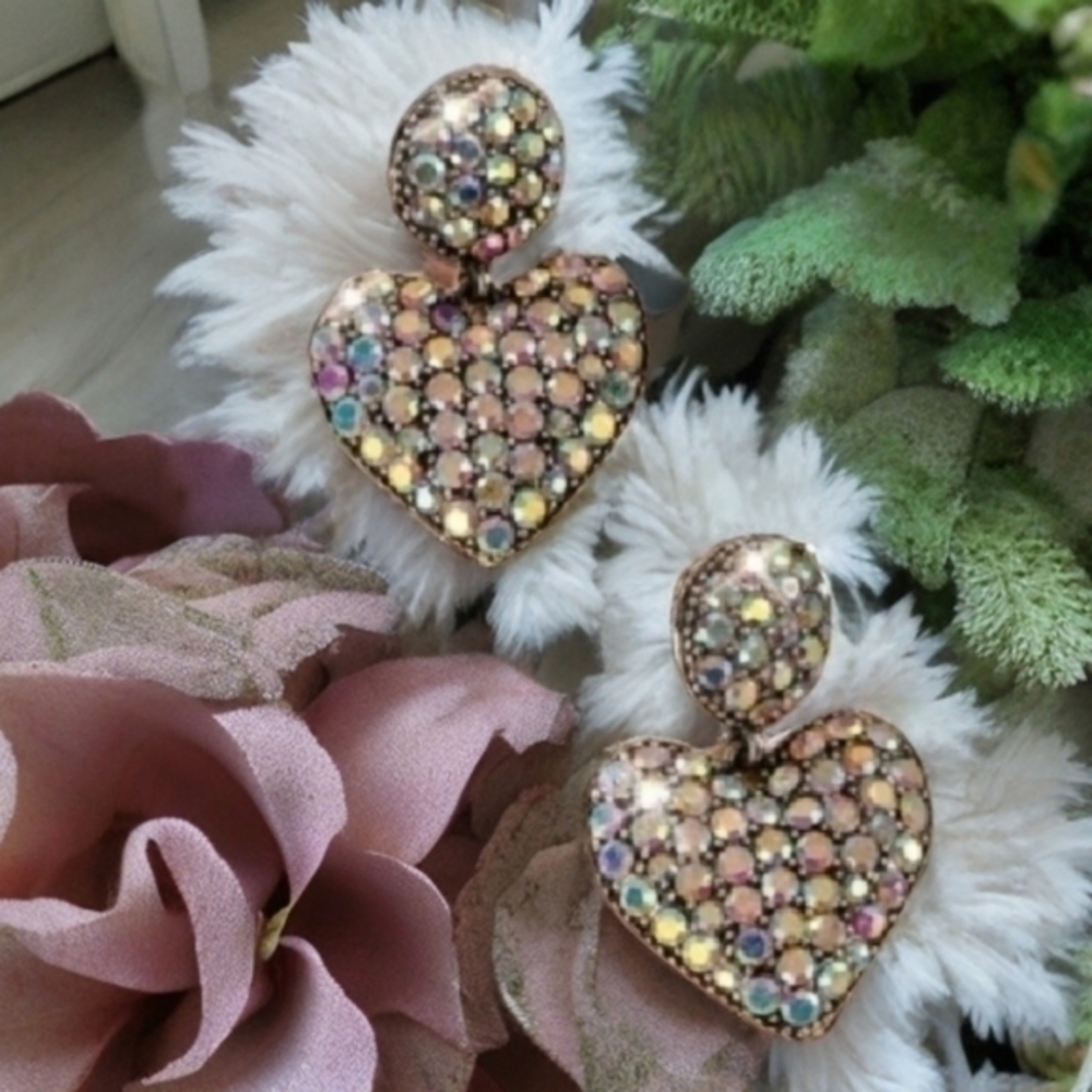 BETSEY JOHNSON GUNMETAL IRRIDESCENT HEART EARRINGS 1